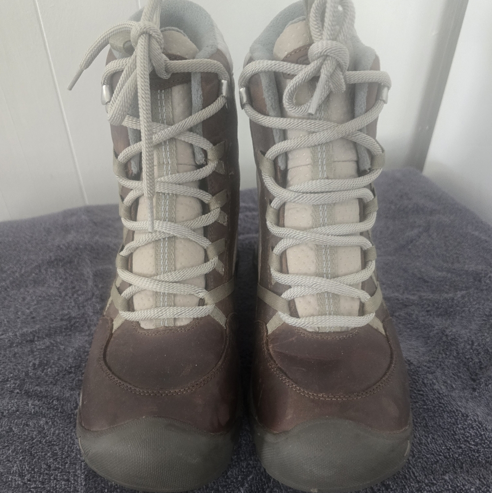 Women's KEEN Brown WINTER Boots
